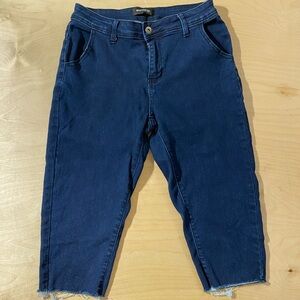 Beyond Us Deep Blue Jeans Capri 8 (OQ)
